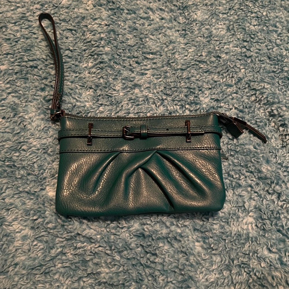 Simply Vera Vera wang teal wristlet